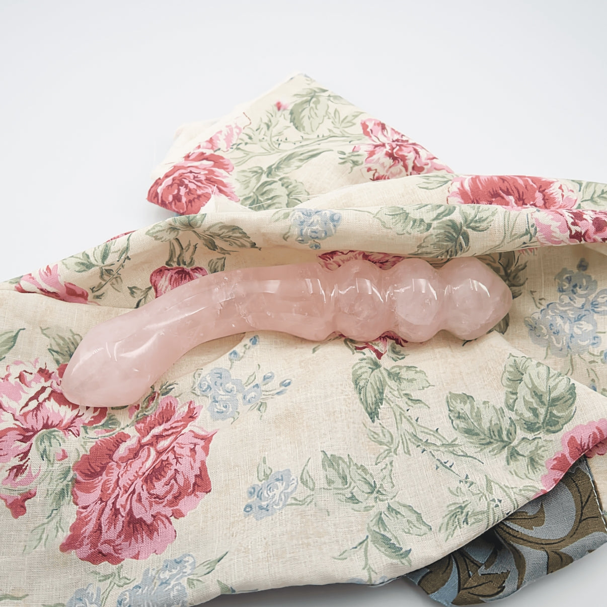 Curvona Rose Quartz Crystal Wand