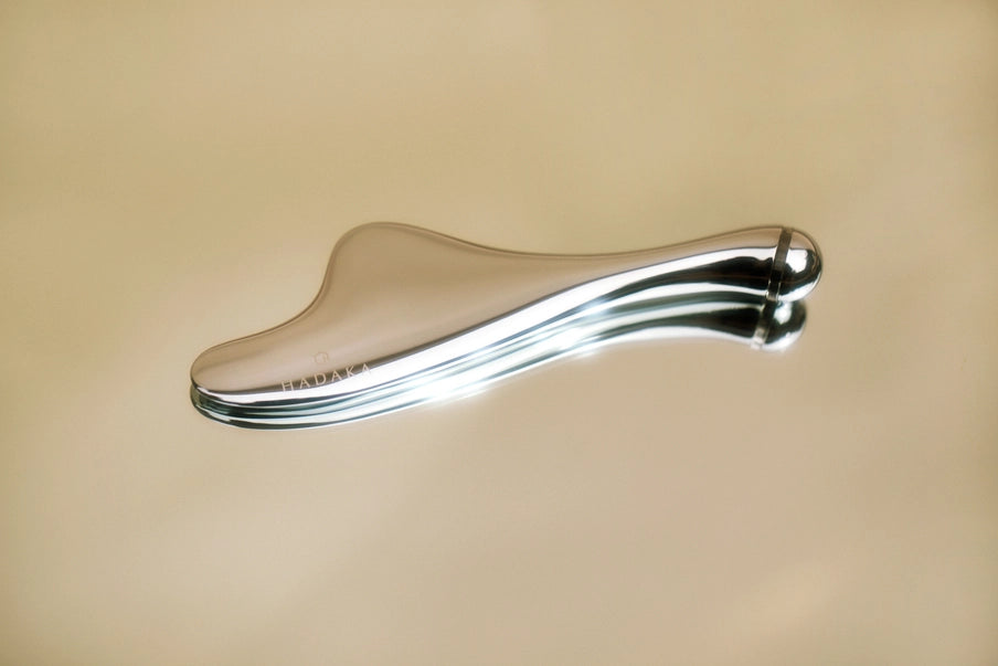 Hadaka Sōleil Solar Powered Microcurrent Gua Sha Sculptor